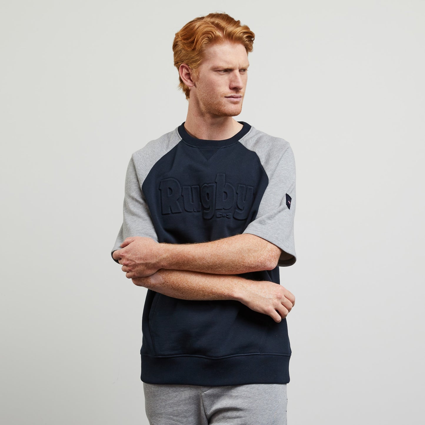 Sweat bicolore à manches courtes