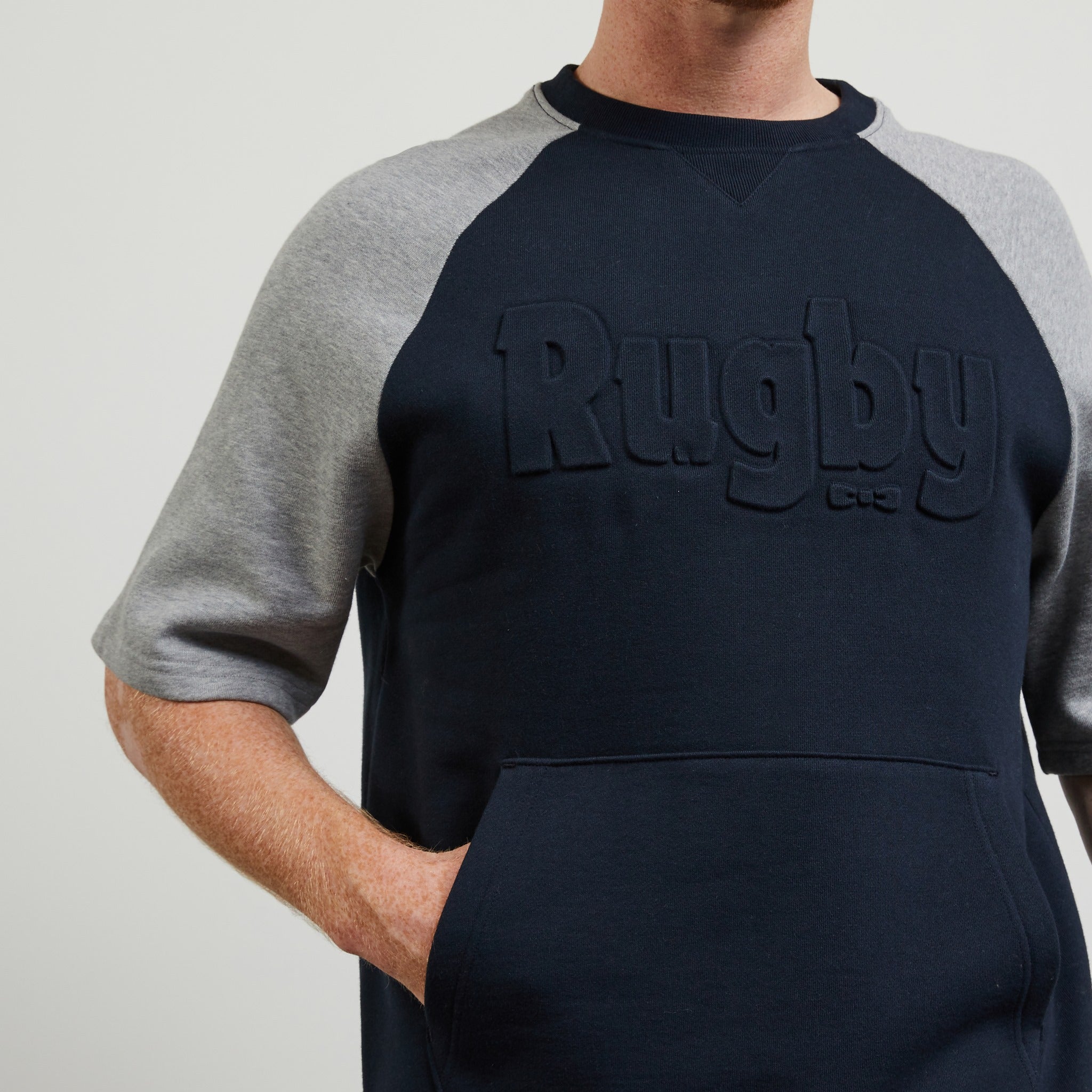 Sweat bicolore à manches courtes