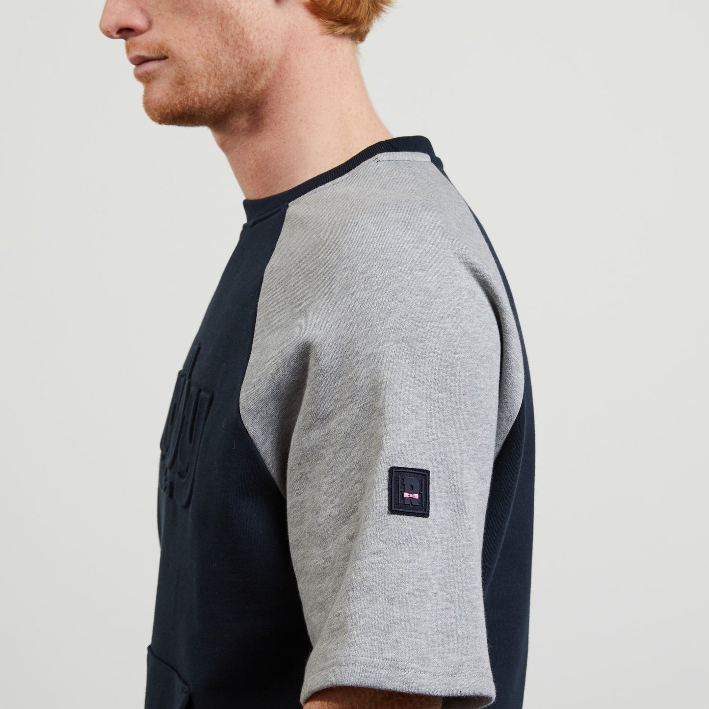 Sweat bicolore à manches courtes