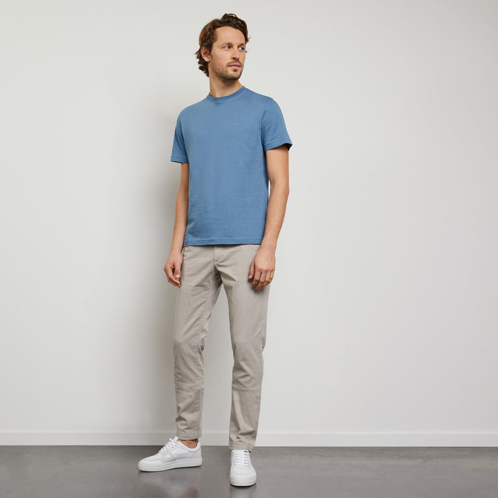 T-shirt bleu foncé à broderie noeud dos