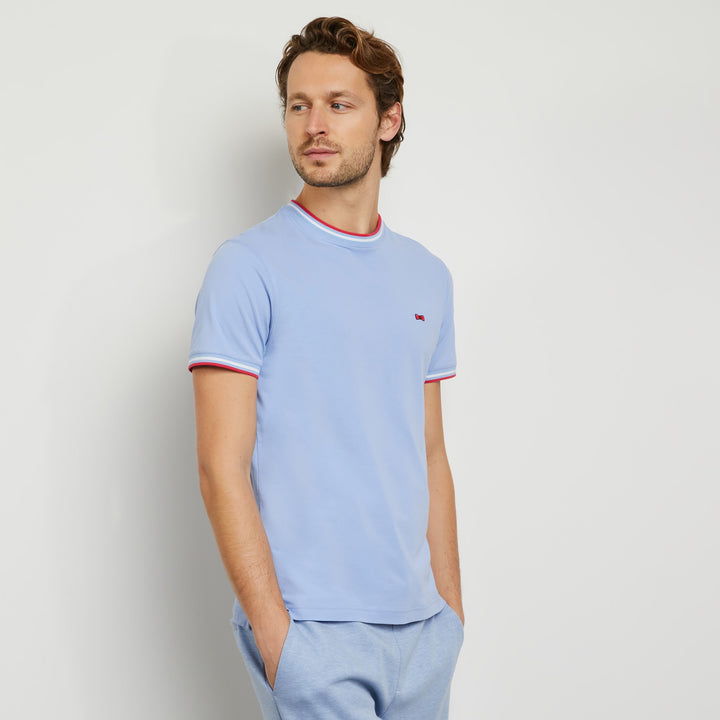 T-shirt uni bleu clair à détails tricolores