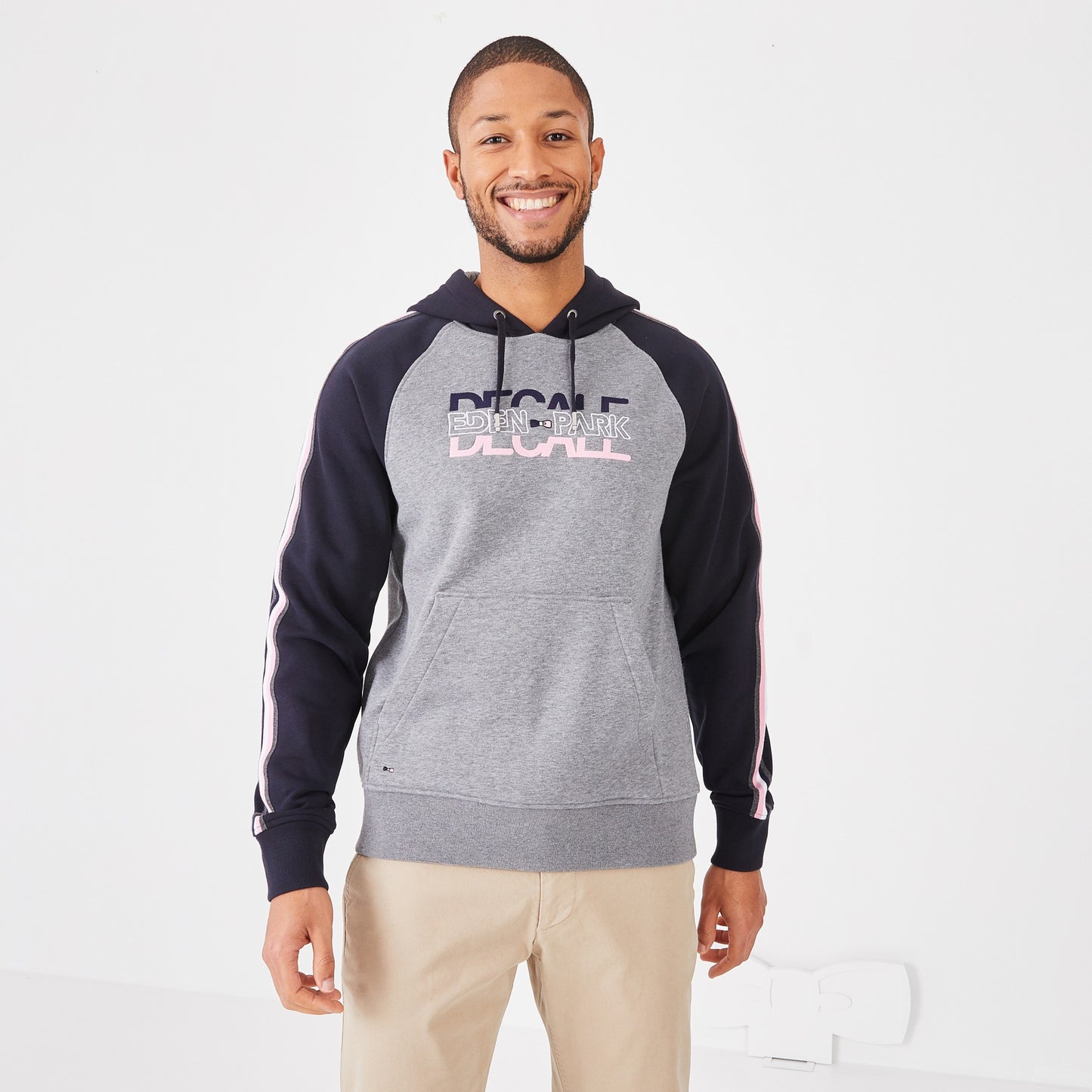 Sweatshirt gris à capuche en molleton bicolore