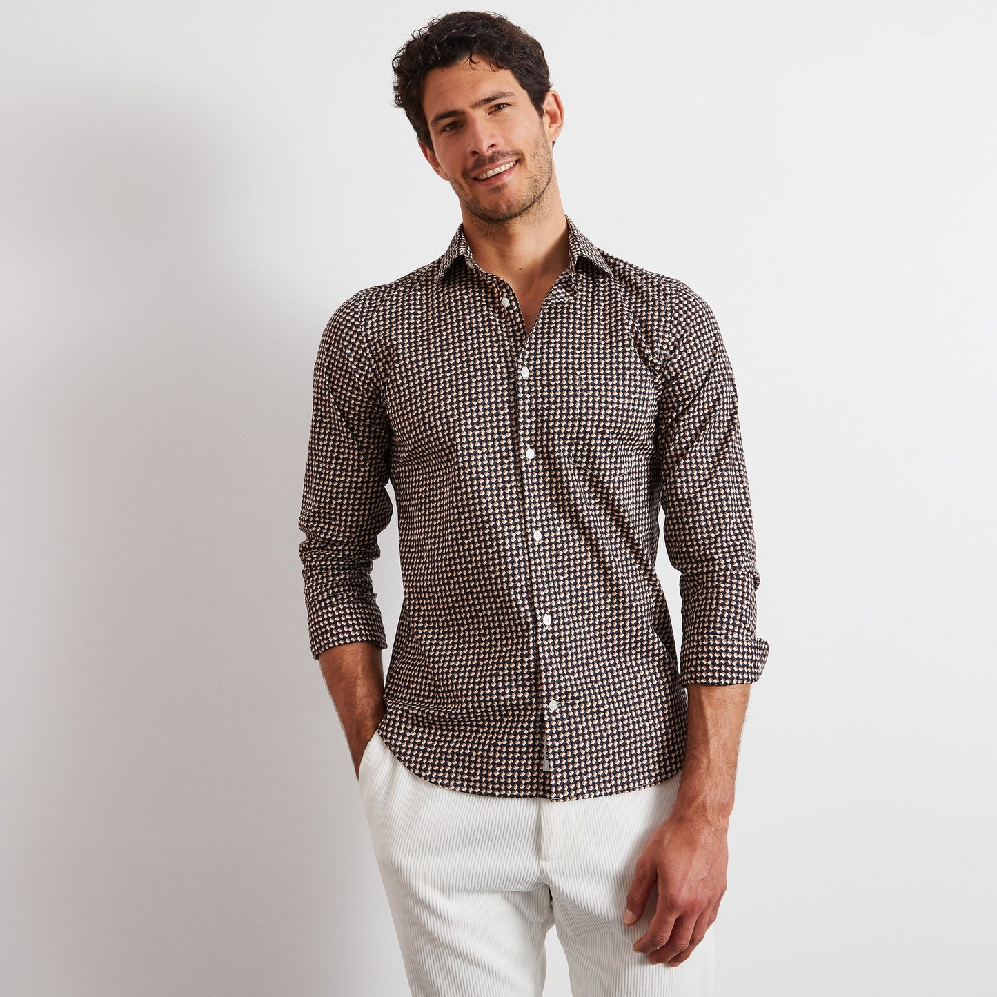 Brown shirt with a vintage motif